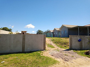 3 casas em Cabe�uda